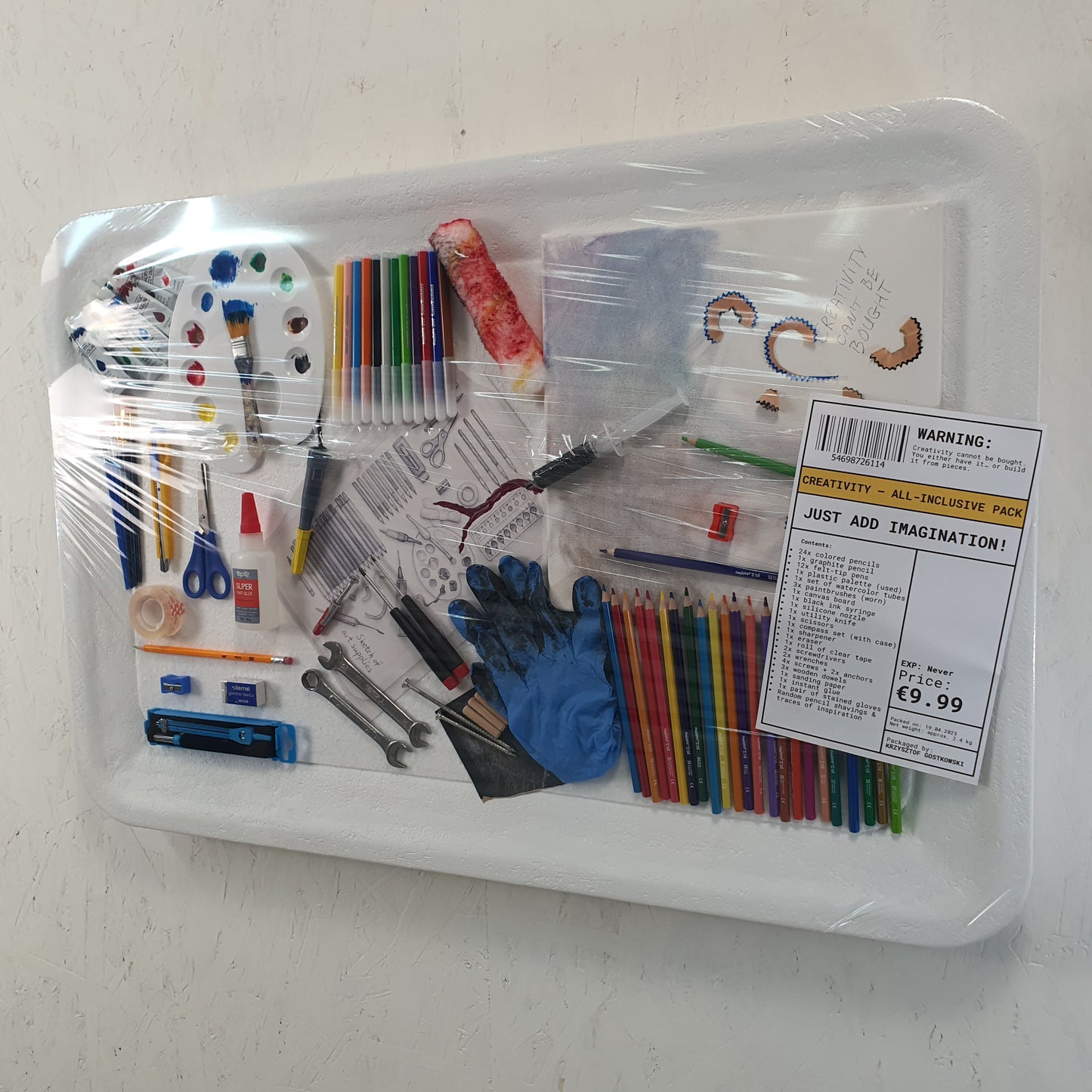 Unique contemporary art piece Creatività in Offerta – handmade resin and mixed media installation, angled photo