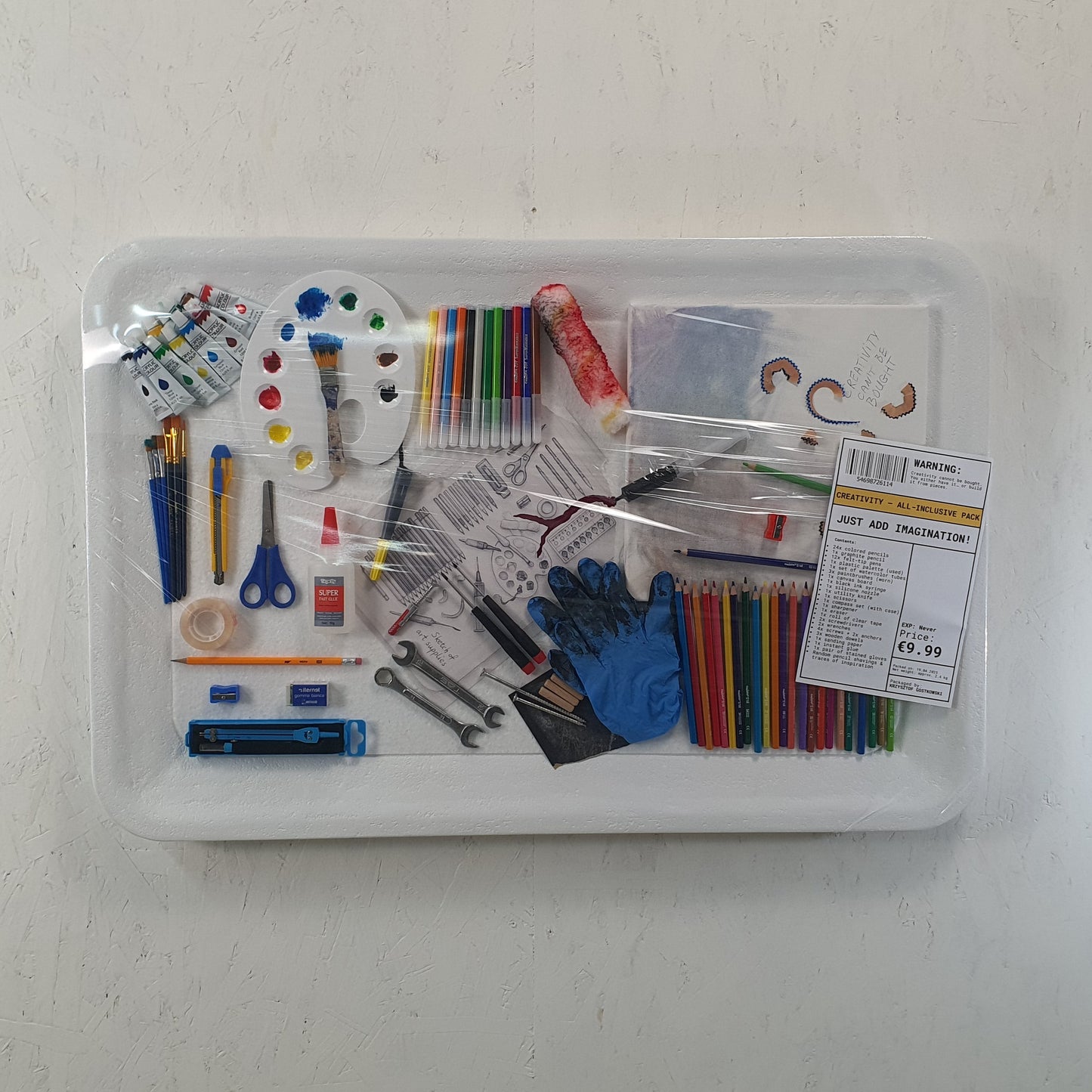 Creatività in Offerta contemporary conceptual art – resin and mixed media installation with certificate of authenticity