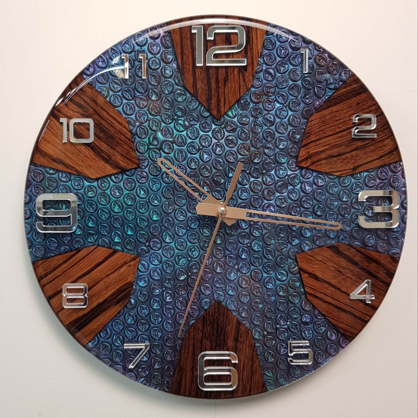 Side-angle view highlighting the chameleon pigment shifting colors across the 3D bubble texture.