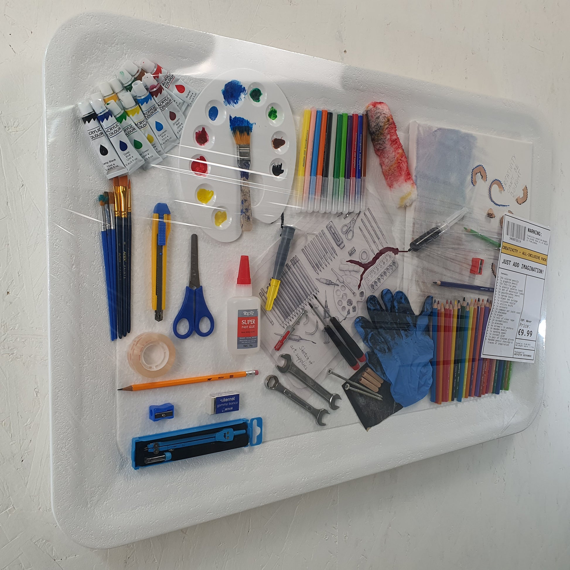 Collectible conceptual artwork Creatività in Offerta – one-of-a-kind installation critiquing commercialization of art