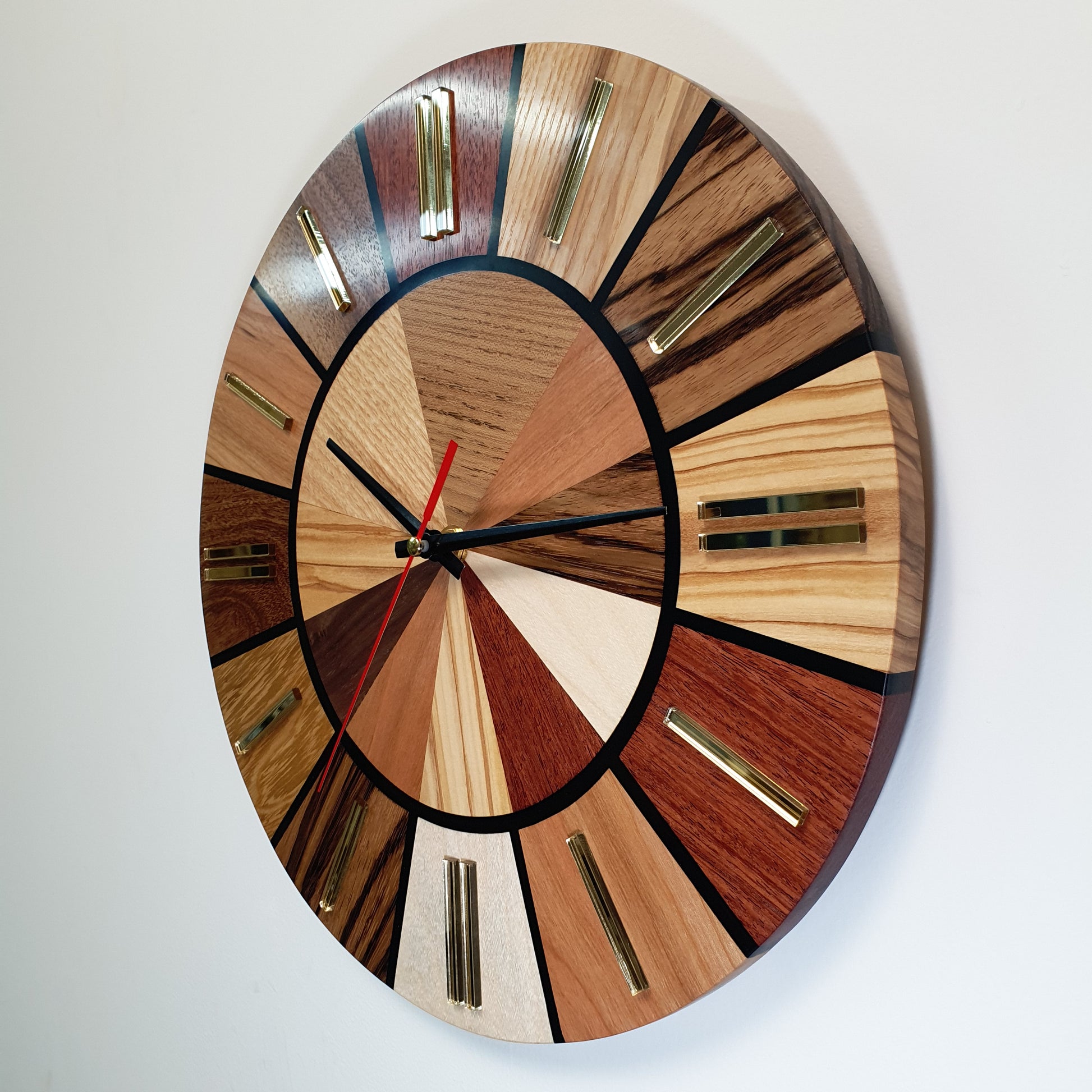Side view of the Ten Woods Circle clock from the right with visible epoxy resin joints and depth