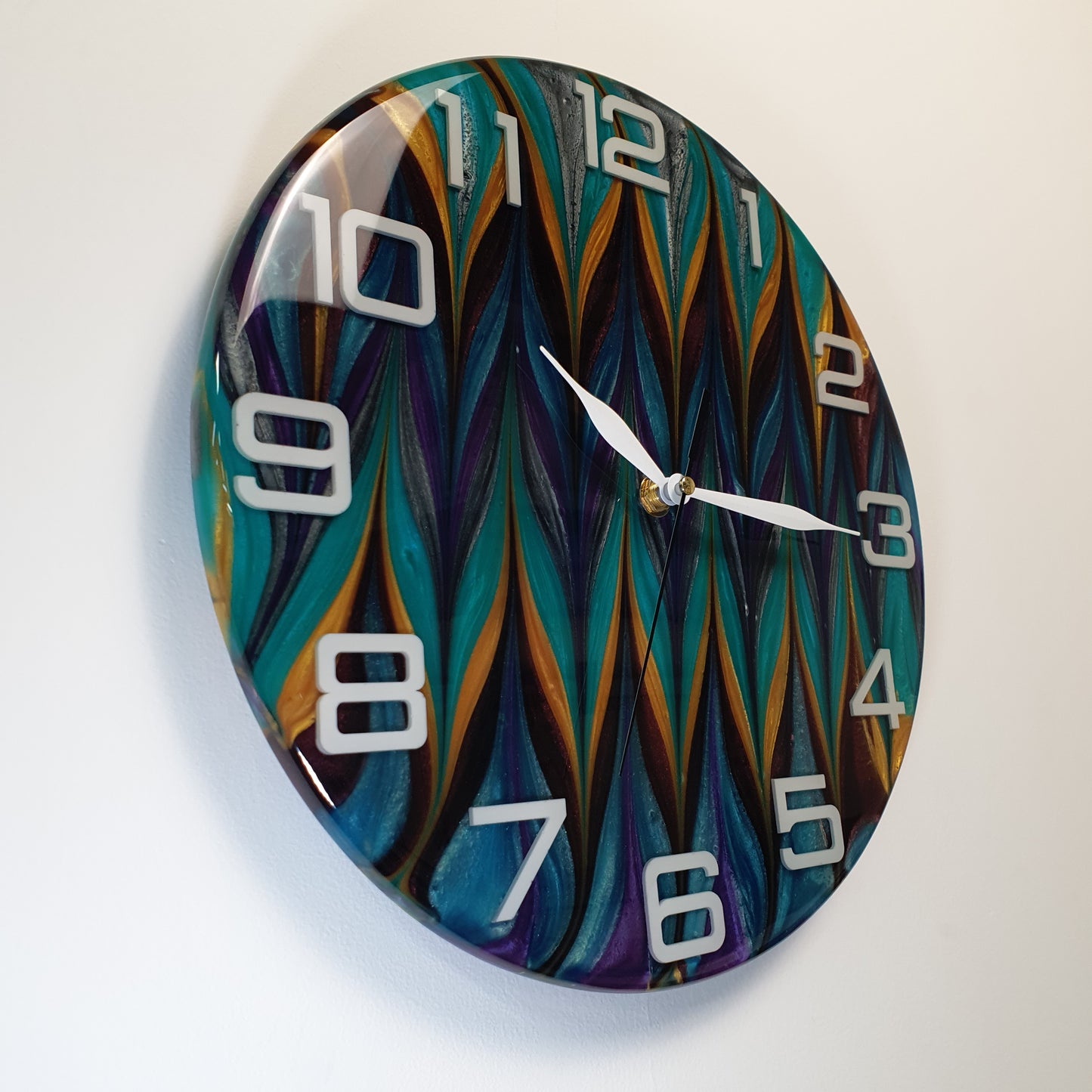 Side view left – glossy epoxy finish and modern form – Midnight Mirage