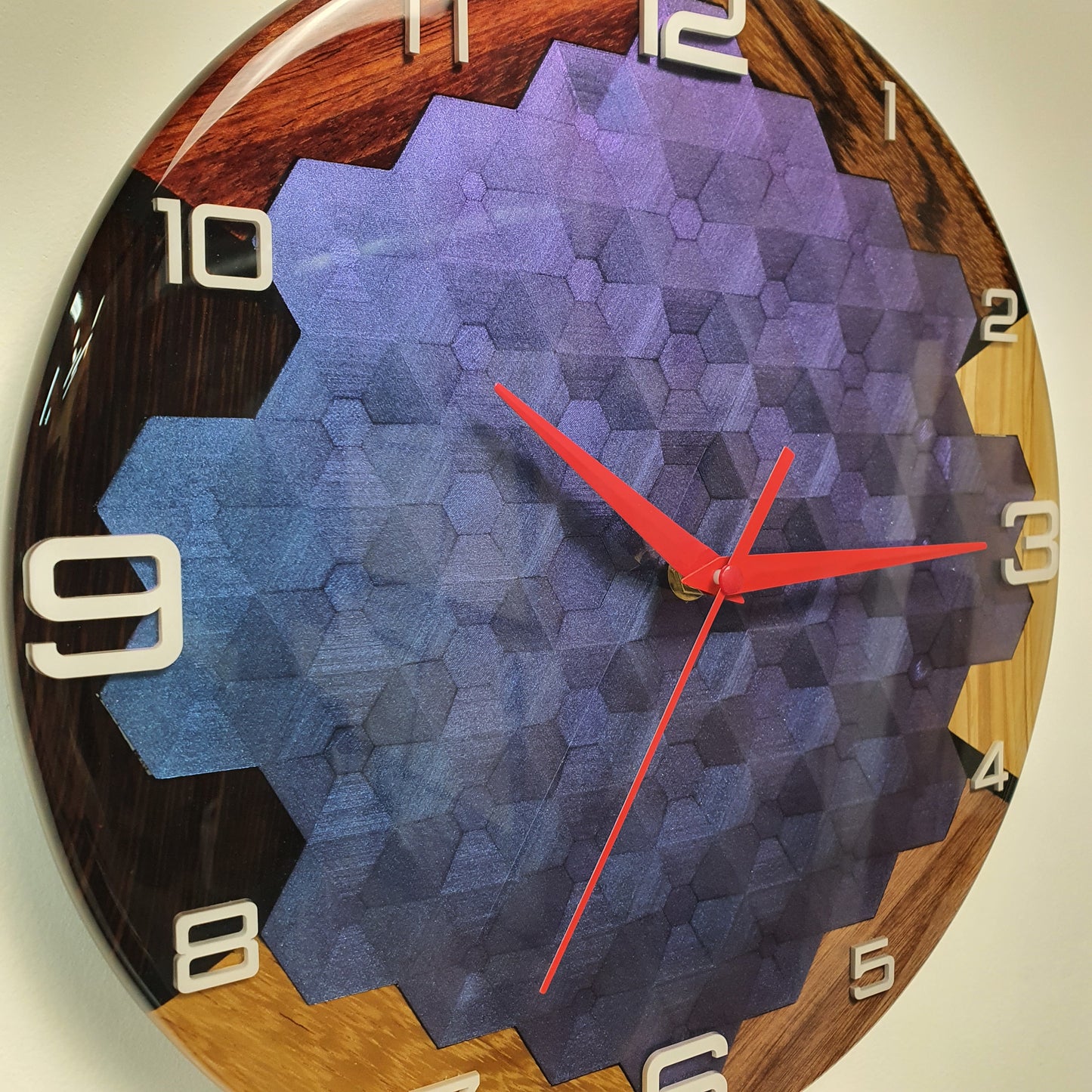 Close-up of the chameleon pigment centre shifting colours under light