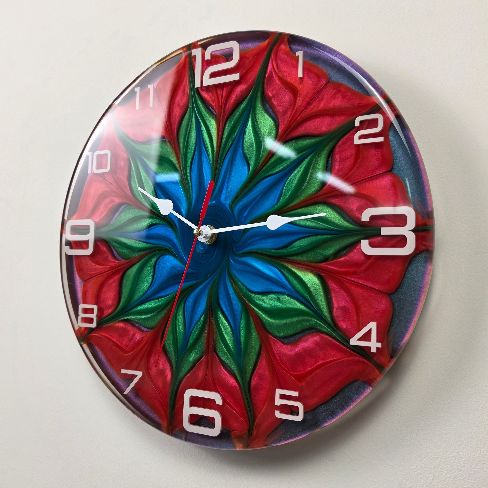 Unique abstract epoxy resin wall clock created using an original color-blending technique, handmade in Italy
